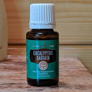 15ml Eucalyptus Radiata Essential OilYoung…